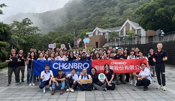 One Hundred People Joining Hands to Protect the Forests